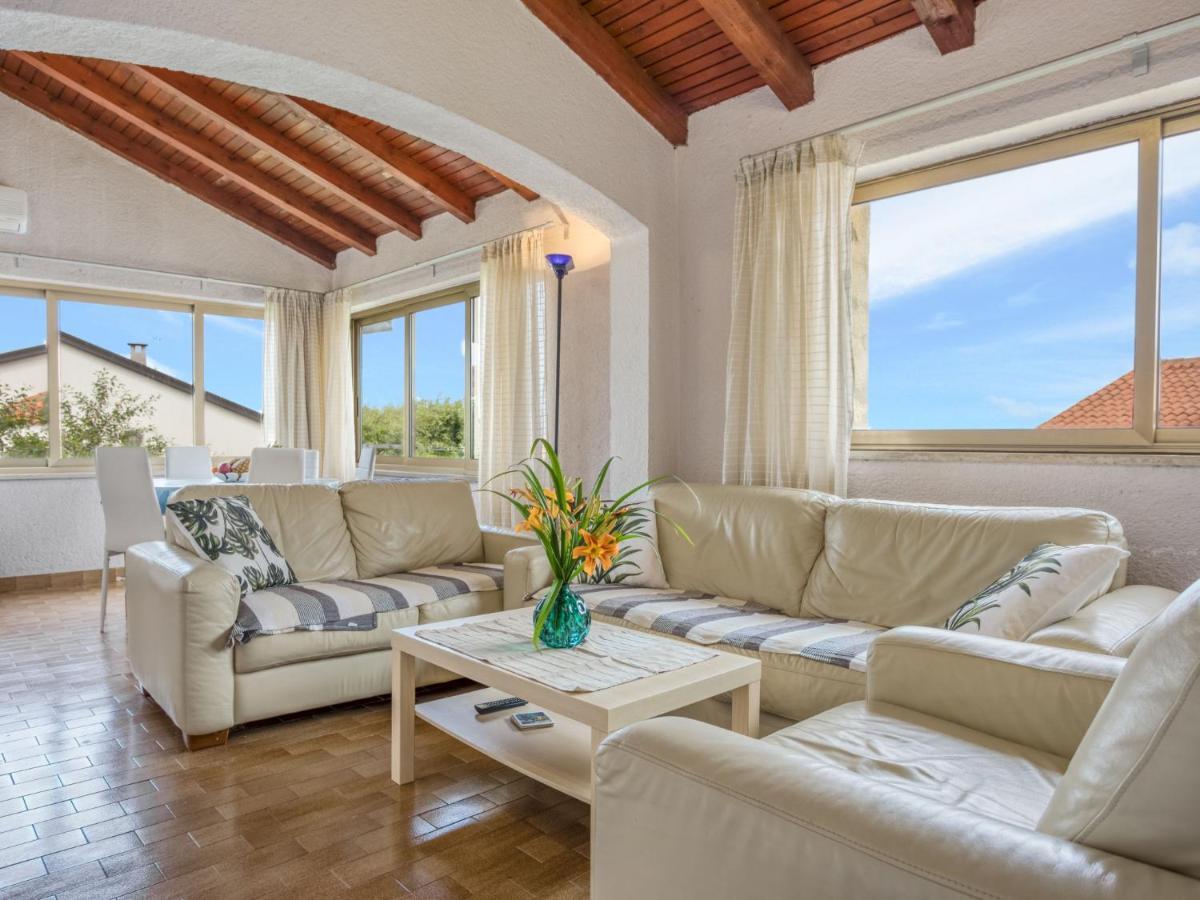 Apartment Daria-2 By Interhome Πόρετς Εξωτερικό φωτογραφία